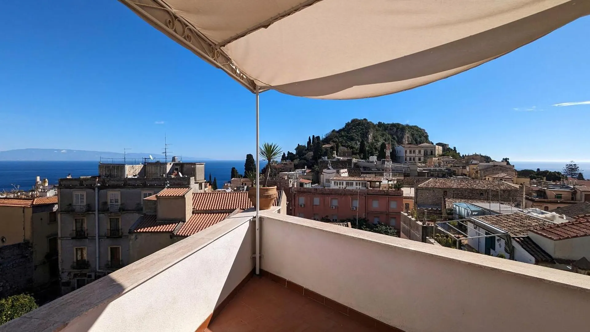 Al Civico Cinque Bed & Breakfast Taormina Italy